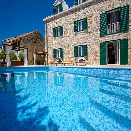 Eterna Villa