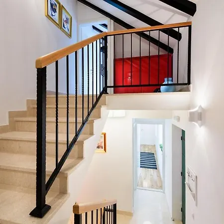 Villa Eterna *